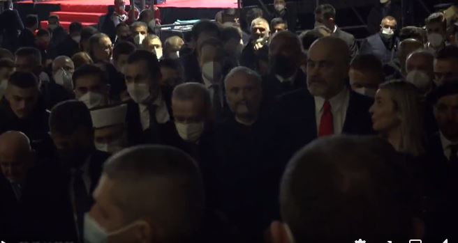 Komuniteti mysliman u përjashtua nga ceremonia, Nishani: Ata janë pronarët, pushteti s’mund të administrojë xhaminë