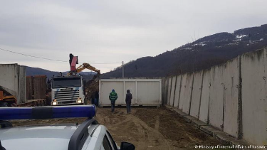 Kosova dërgon pajisje logjistike në veri të Kosovës, reagon Serbia: Provokim i rrezikshëm!