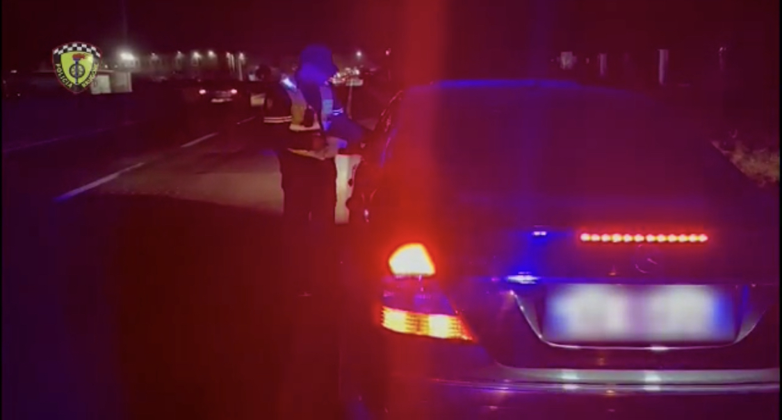 Policia rrugore si në luftë, mbi 30 arrestime dhe qindra leje drejtimi të bllokuara, sa e rrezikshme të ecësh në Tiranë