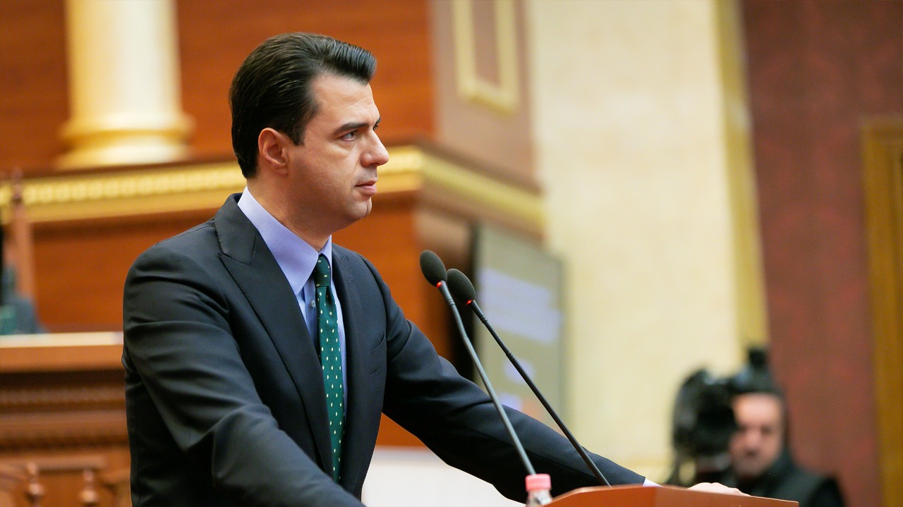 Basha kërkon nga qeveria qëndrim pa ekuivok ndaj sulmit rus mbi Ukrainën