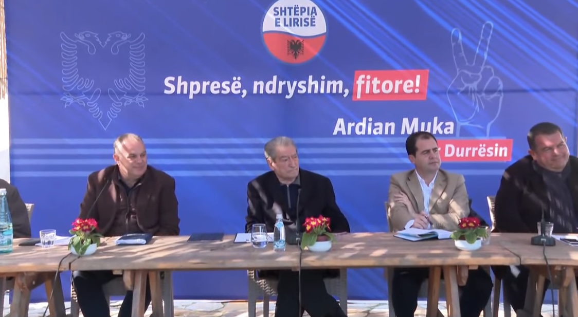 Berisha me fermerë të Durrësit: 6 marsi dita e shpresës dhe ndryshimit të madh edhe për bujqësinë