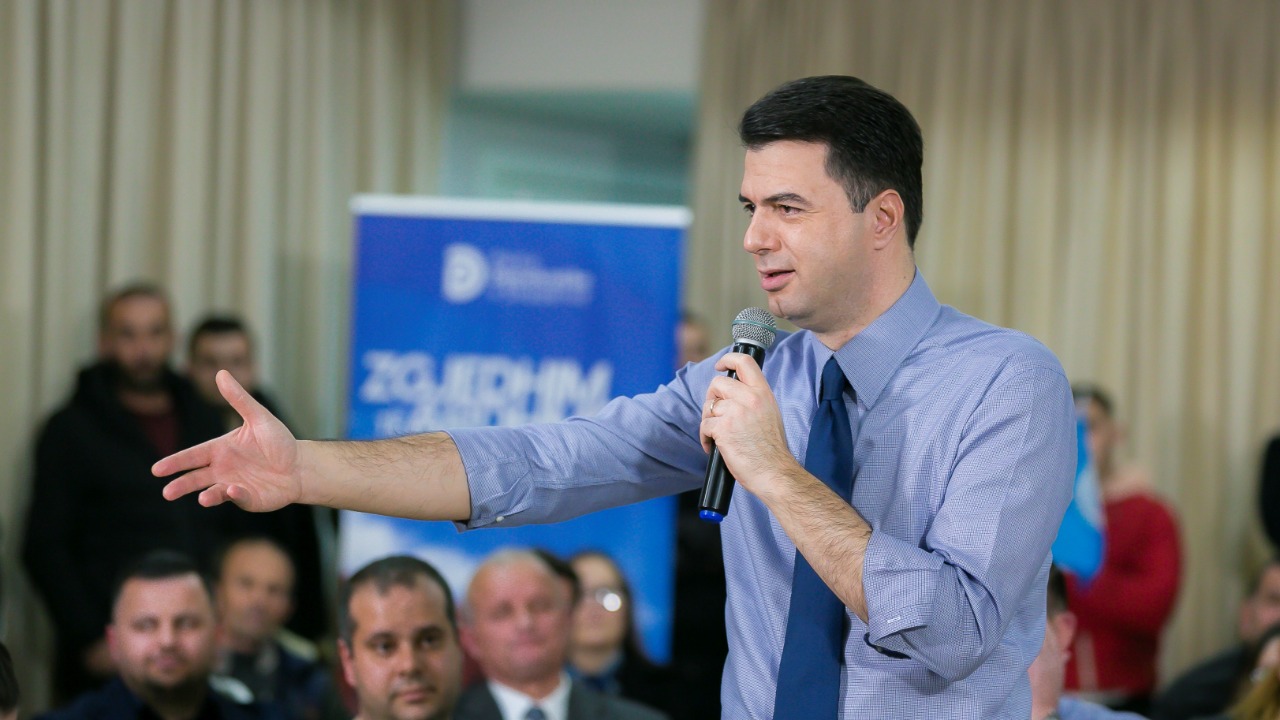 Basha sulmon Shtëpinë e Lirisë pasi dështoi ta rrëzonte në KQZ