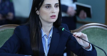 Debati i plotë mes Tabakut dhe kryetares së Bashkisë së Durrësit, Sako