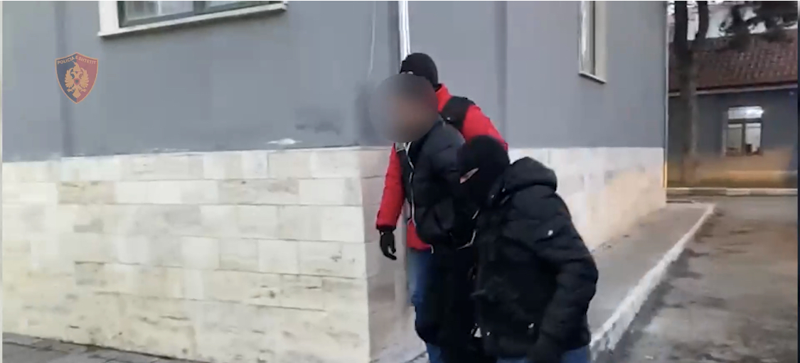 KORÇË/ Kapet një sasi kanabisi më Maliq. 3 në pranga