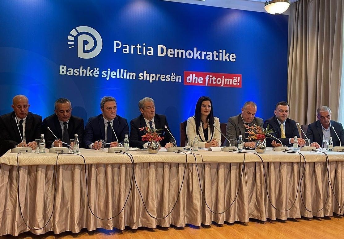 FOTO/ Publikohet logo e koalicionit të djathtë, Shtëpia e Lirisë