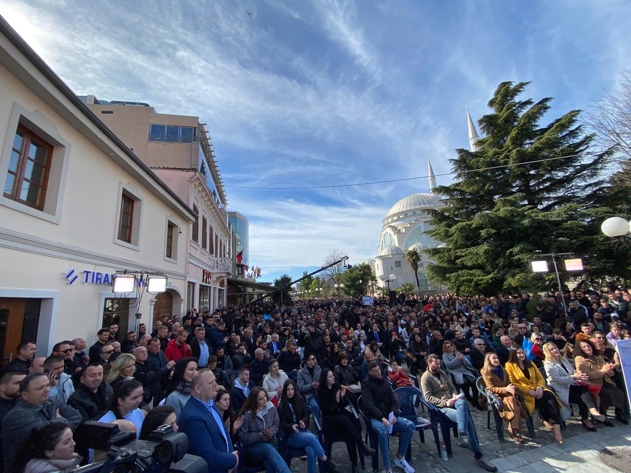 Basha, miting me ‘call centers’ në Shkodër: Shkodranët nuk i gënjeu dot as Enver Hoxha!