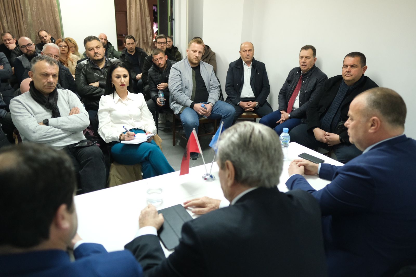 Berisha vizitë pune te shtabi i Ardian Mukës në Durrës: Vota është pushtet, pushteti është shërbim!