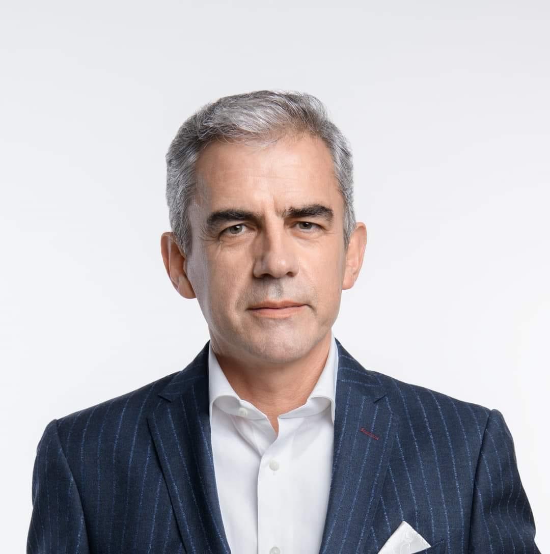 Deputeti Flamur Hoxha ende nuk e ka ndarë mendjen për Lulzim Bashën