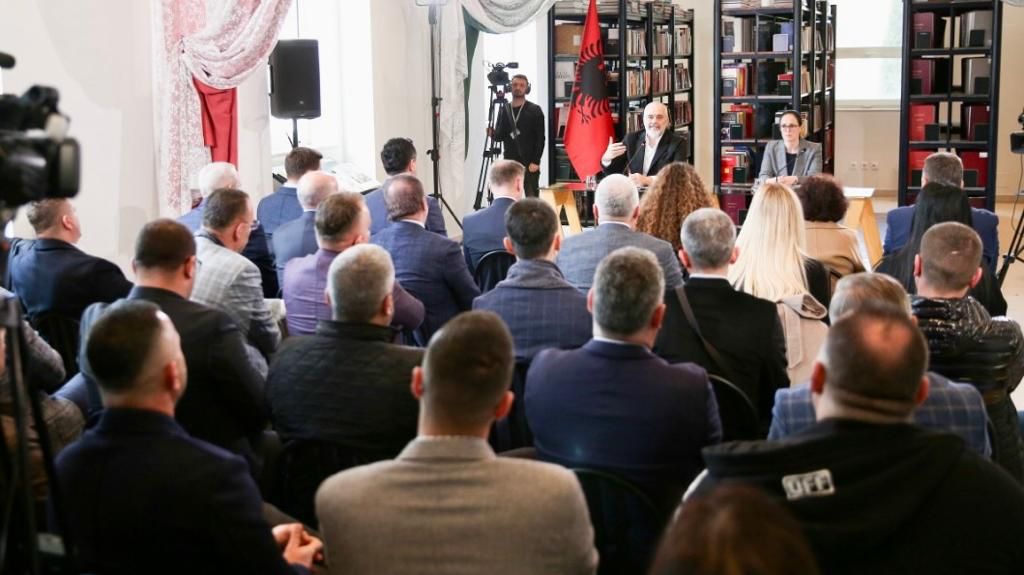 Qeveria, gati projekti për punë tri ditë nga shtëpia dhe e hëna…