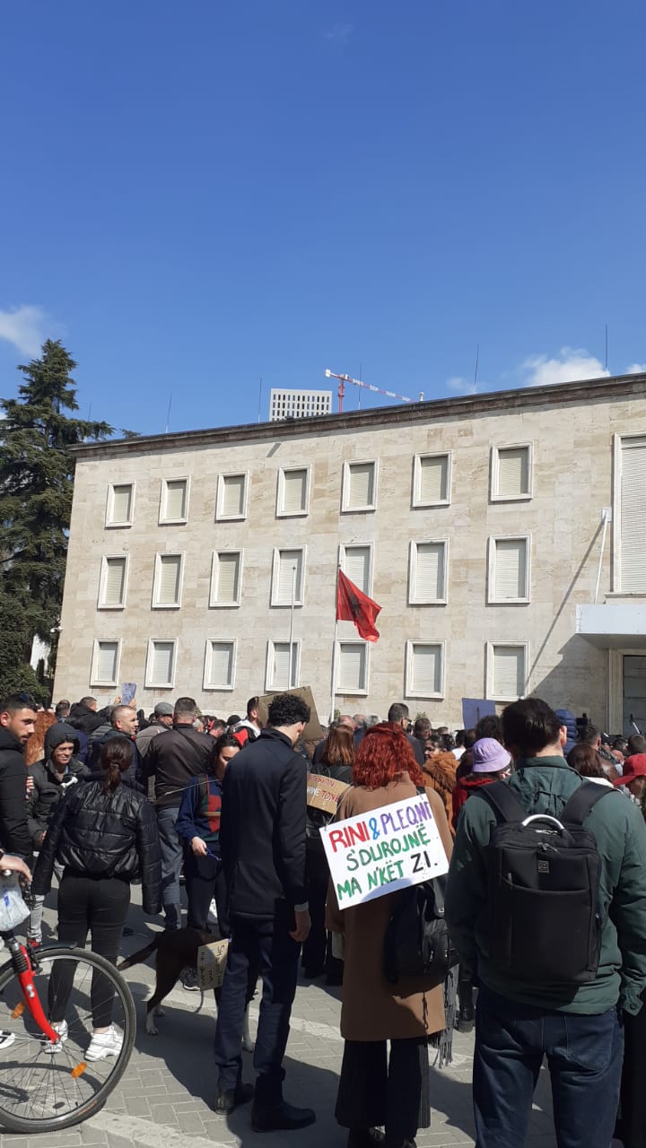 Lirohen nga gjykata të gjithë protestuesit e arrestuar në Tiranë