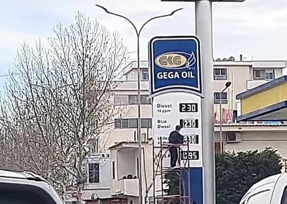Karteli i naftës në Shqipëri bën litrin 2300 lekë, të gjitha kompanitë në të njëjtën kohë