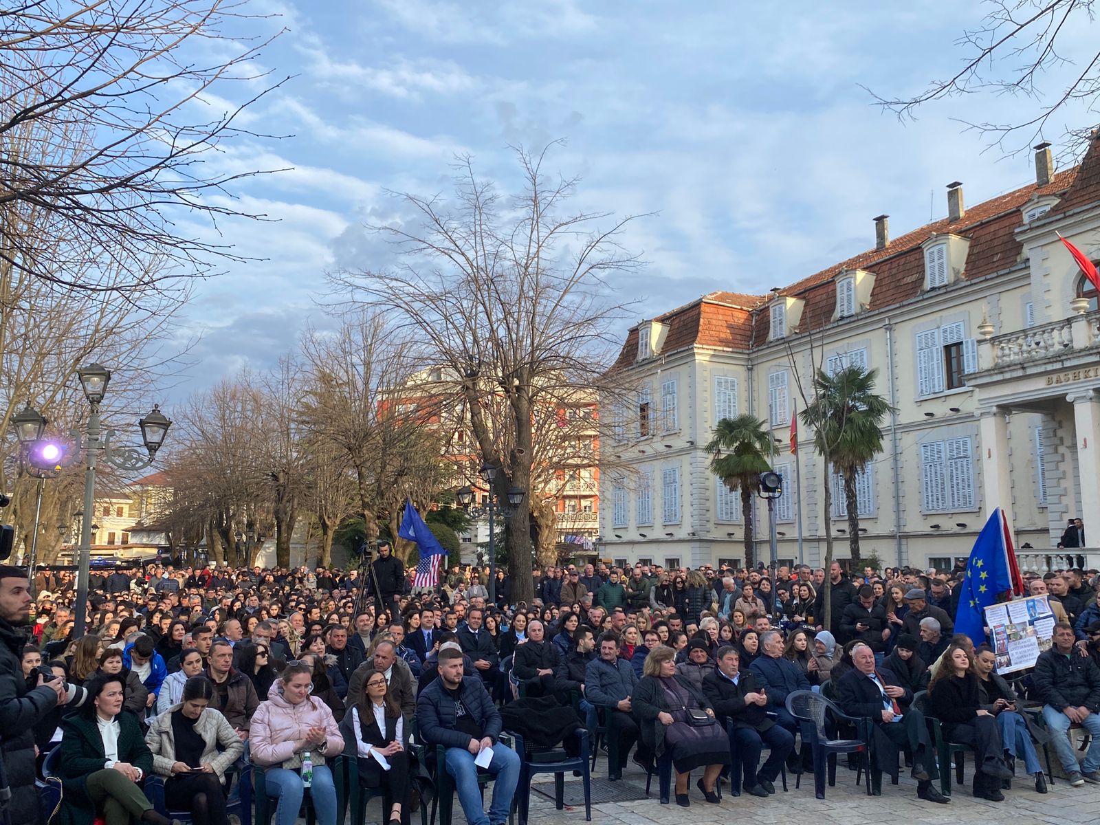 Basha fton shkodranët të votojnë Bushatin, mbyllet fushata e selisë së PD në qytetin verior