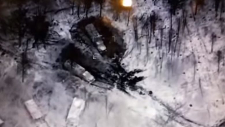 VIDEO/ Droni shkatërron një postkomandë ruse në periferi të Kievit