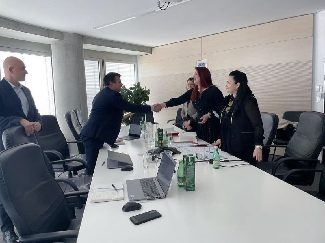 Lirimi i brezit frekuencor 700 MHz: Krasniqi takim në Autoritetin Rregullator kroat