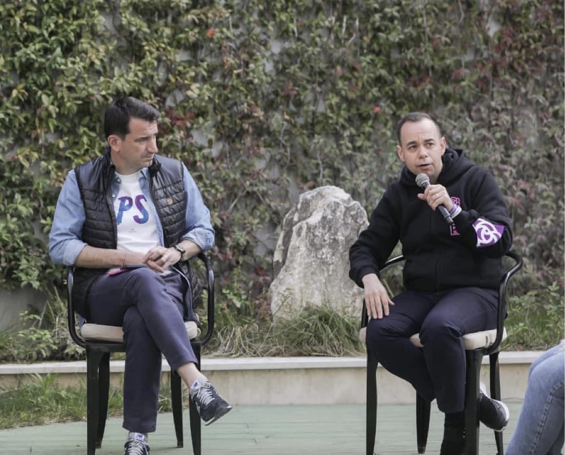 Shpërthen rrjeti për arrestimet nga SPAK, aktivisti çon dy paketa te zyra e Ramës dhe e Veliajt