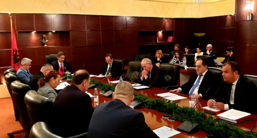 KLP shtyn zgjedhjen e kryetarit, largohet nga detyra Gent Ibrahimi, anëtarja e re mund të hyjë në garë