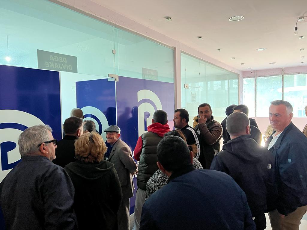 Zhvillohen sot zgjedhjet për kryetar i PD në Divjakë