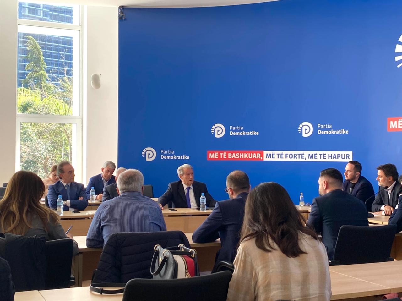 Berisha, debate me Alibeajn: Nuk ke asnje tagër për të paditur PD, po punon kundër bashkimit