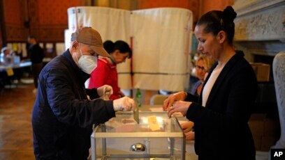 Francezët votojnë sot në zgjedhjet ku një ekstrem edhe mund të fitojë