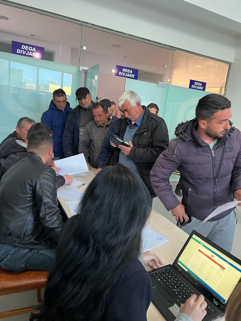 Zhvillohen sot zgjedhjet për kryetar i PD në Divjakë