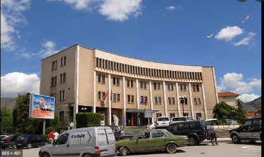 Lirohet nga detyra prefekti i Korçës, mësohet kush e zëvëndëson