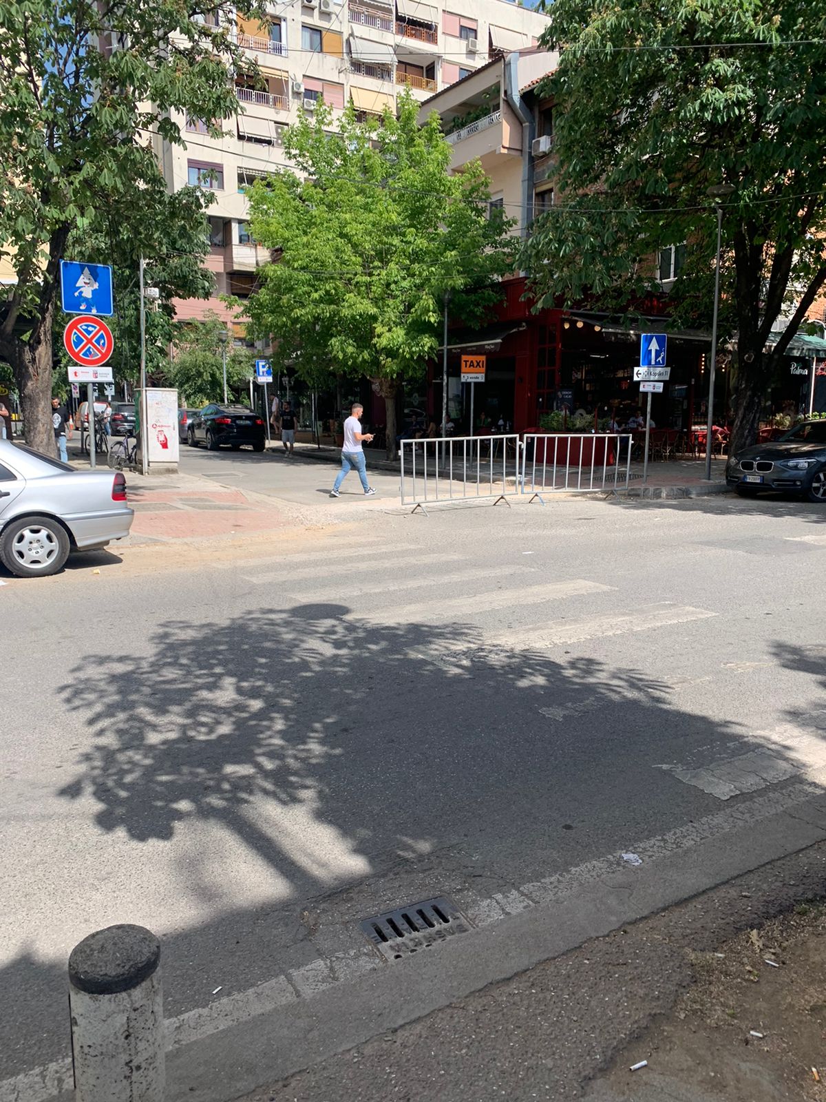 FOTOGALERI/ Zbrazet Tirana, tifozët kërkojnë bileta deri në 2000 euro