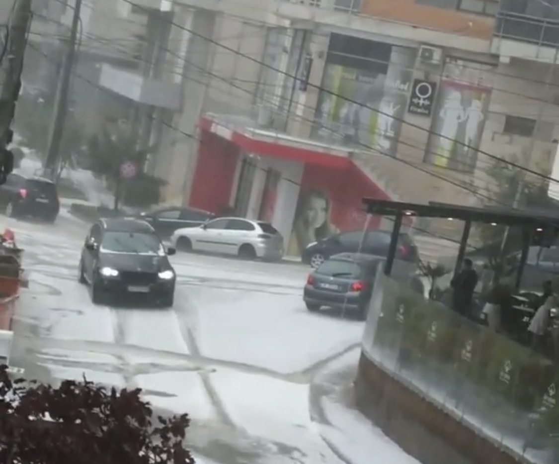 Breshëri zbardh Tiranën si rrallë herë, Lana lëviz nga vendi urbanin