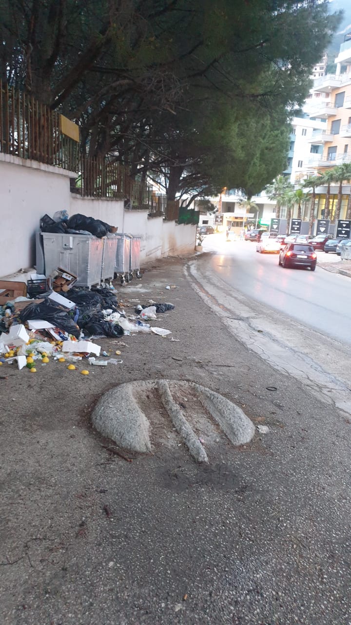 FOTOGALERI/ Vlora në prag sezoni, papastërti, plehra kudo dhe çmime të larta