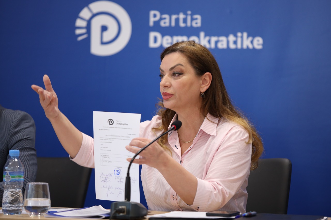 PD prezanton rregulloren e zgjedhjeve në parti, Vokshi: Video nga votimet e manipuluar, gjithcka online. Gazetarët i numëruan votat live