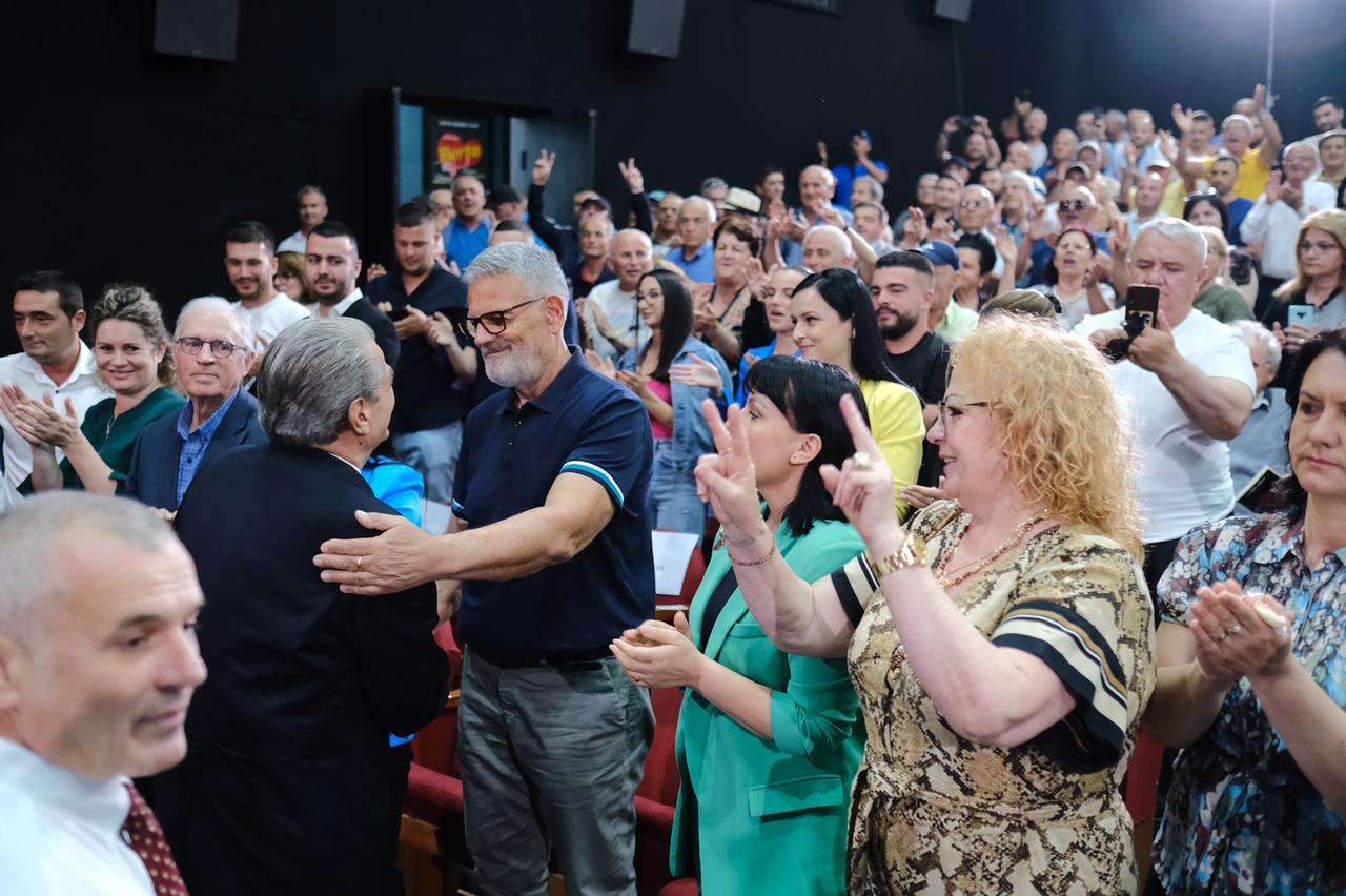 Berisha në Vlorë: Rama mban qëndrime anti-shqiptare, dhe i kalon me batutat e Kinostudios Shqipëria e Re