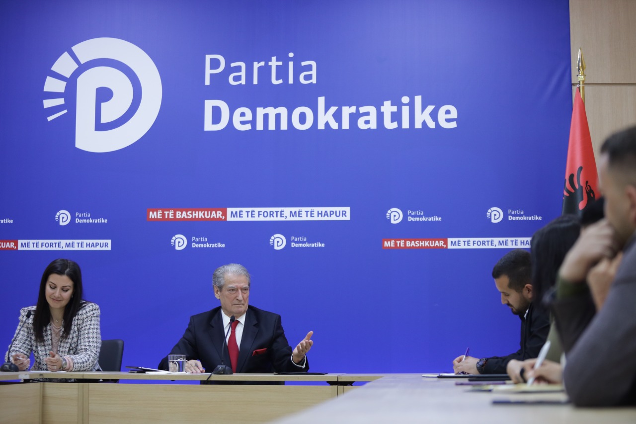 Vdekjet në komisariate, Berisha: Blendi Çuçi të japë dorëheqjen