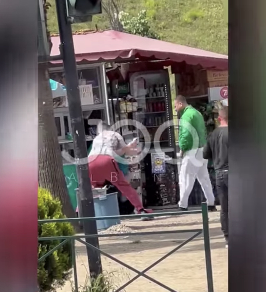 Rrahja e pamëshirshme e 17 vjeçarit te kthesa e Kamzës, policia kap 3 dhunuesit, vetëm ndjekje penale