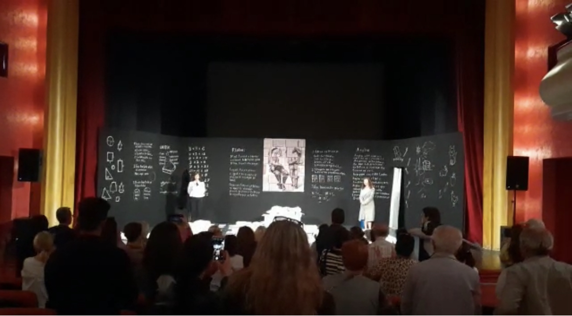 ‘Mes çarçafëve’ në Elbasan, surpriza nga Teatri Shëtitës i Londos