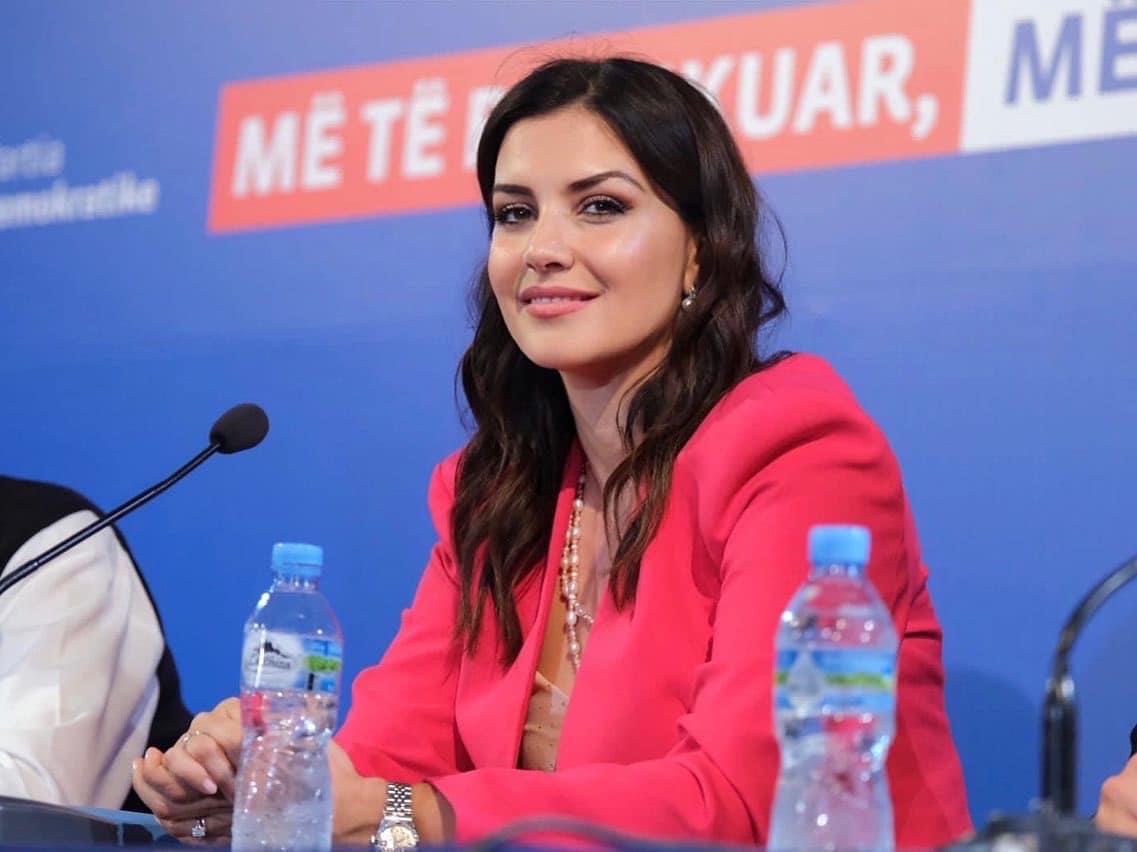 Floriana Garo denoncon lajmin fake: Një shpifje e ulët e Carlo Malavitës