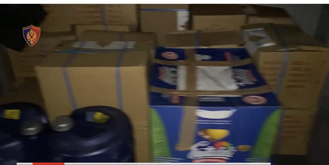 KAPSHTICË/ Në pranga doganieri dhe dy ‘tregtarë’