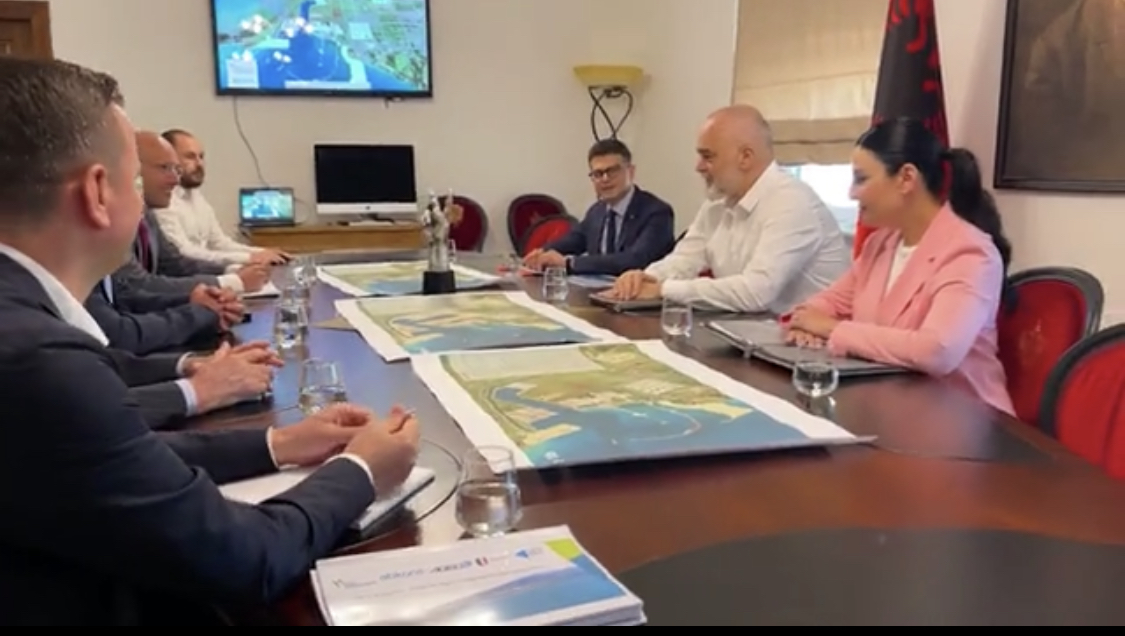 Prezantohet projekti i portit të ri tregtar të Durrësit