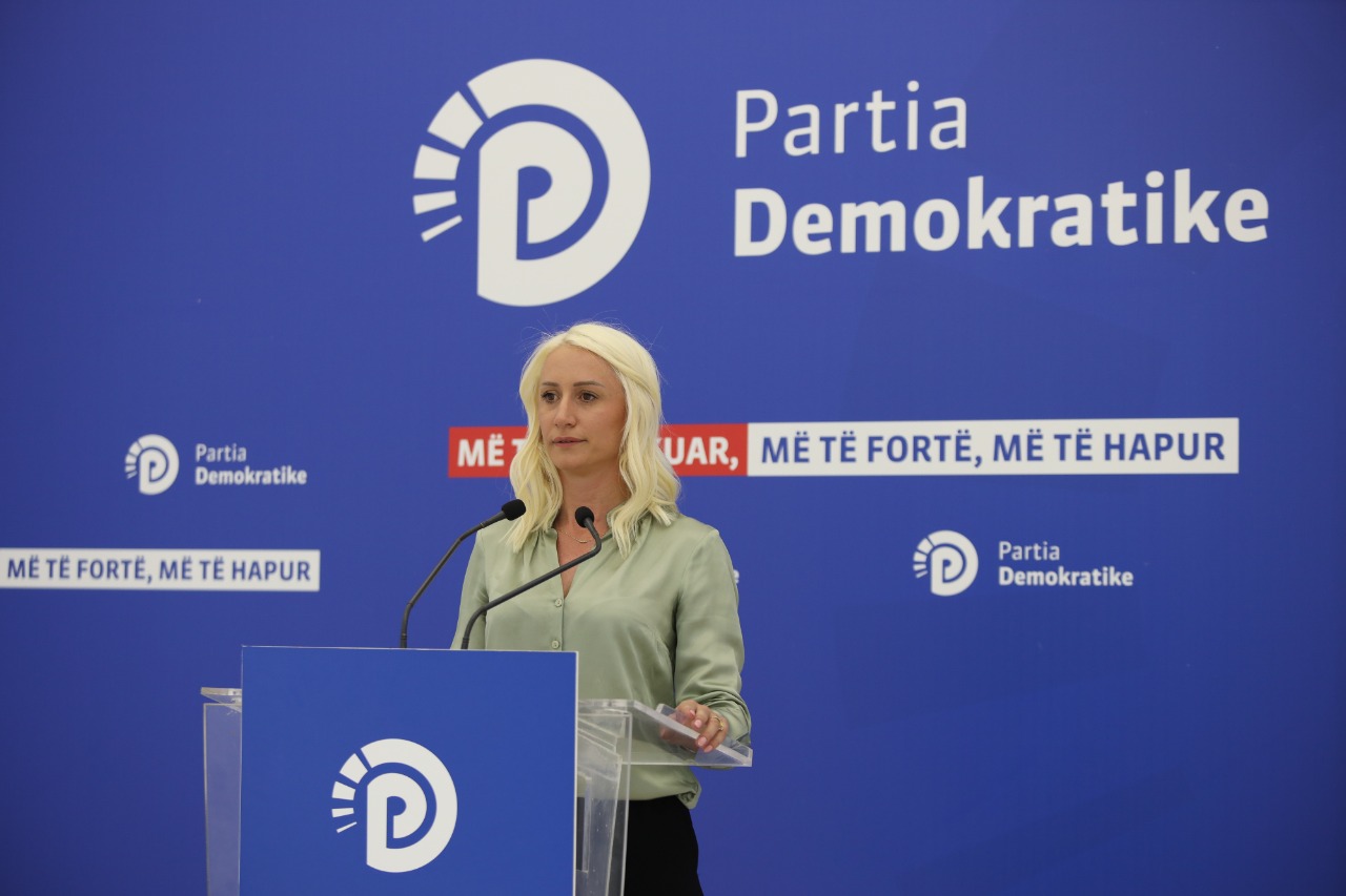 Foltorja te selia e PD, Mjekja stomatologe Artemisa Halili mesazh qytetarëve: Do t’i bashkohem Partisë Demokratike dhe shoqërisë civile më 7 korrik