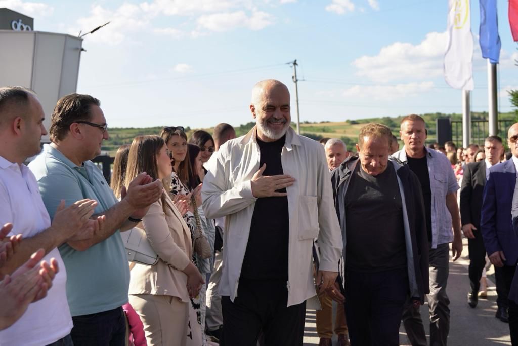 Rama prezanton Ballkanin e Hapur te bizneset e Kosovës, “audiencë’ tek bizneset mike të Thaçit: Do ju fus në Ballkanin e Hapur