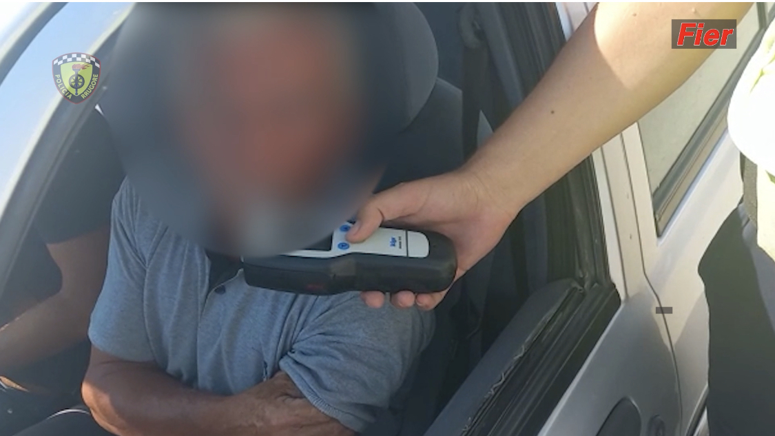 Fier, 15 drejtues makinash vihen në pranga, policia jep detajet