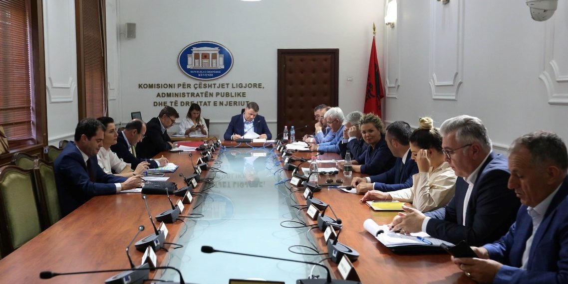 Qeveria u fal ndërtuesve të kontratave publike 60 milionë euro, akt normativ për kompesimin e rritjes së çmimeve