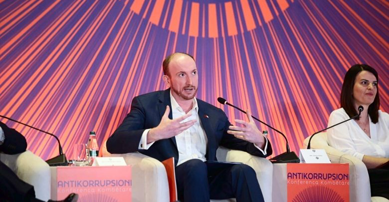 Ambasadori btitanik: Do ndalojmë të korruptuarit e Tiranës të transferojnë para në Britani