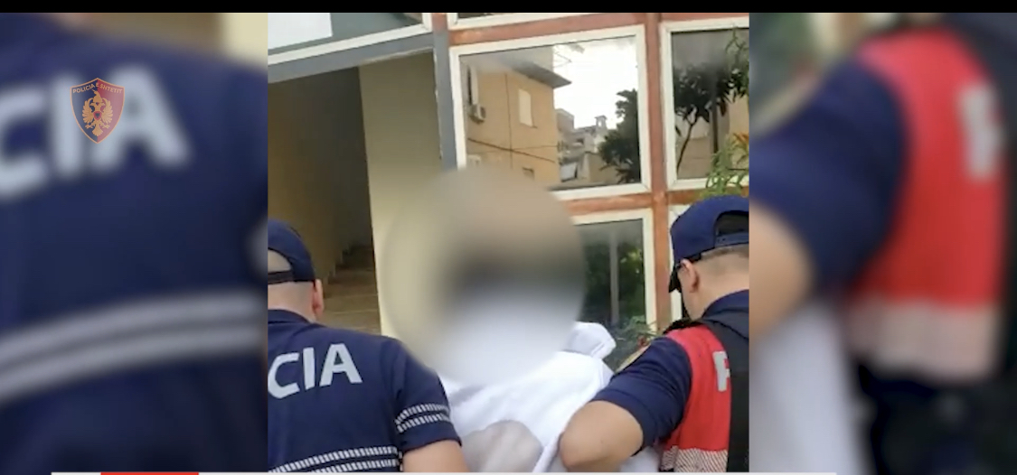 I vuri zjarrin noterisë, ndërkohë noteri është në paraburgim