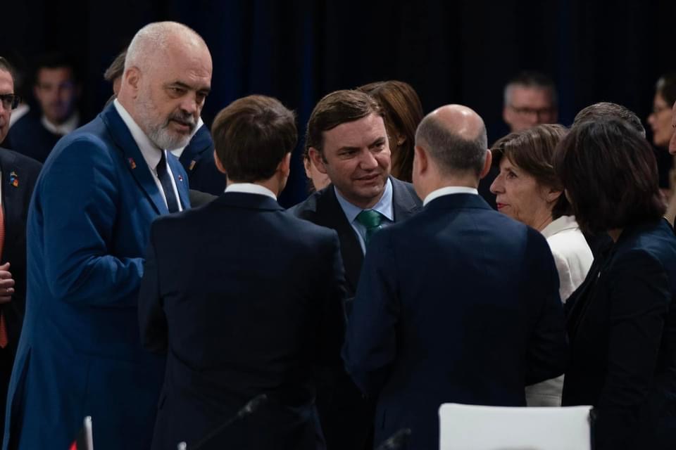 A do të vendosë sot qeveria bullgare për veton ndaj Maqedonisë së Veriut, pse propozimi i Makron është më delikat se cështja e gjuhës