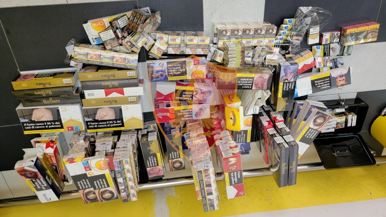 DURRËS/ Kapen cigaret e fshehura në zyrë këmbimi, 2 në pranga