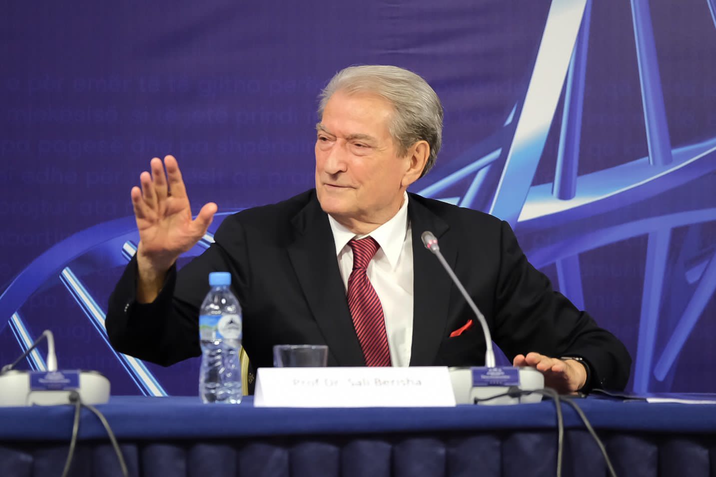 ‘Përfaqësonte ndërmarrjen e Beogradit’/ Berisha: Vilma Nushi hoqi ligjin, futi në Shqipëri ilaçet serbe