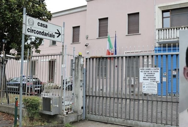 3 shqiptarë thyejnë burgun e Trevisos, arratiset Edison Pula