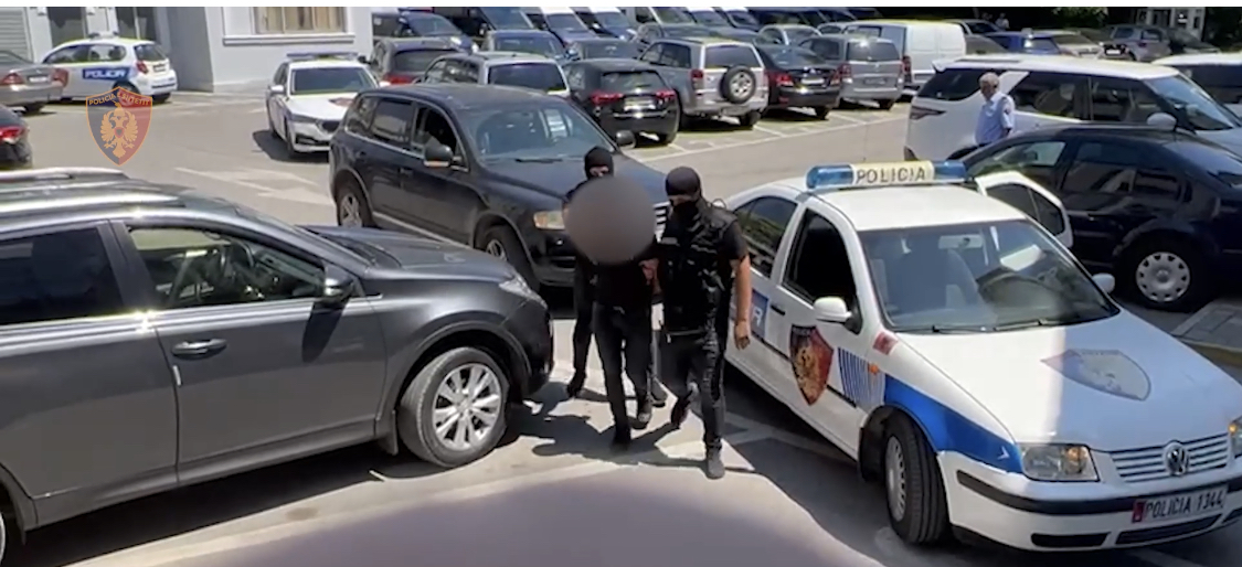 Kapet 1 kile e “bardhe” nga policia e Tiranës, kapen shitësit e Lexhës dhe Tiranës