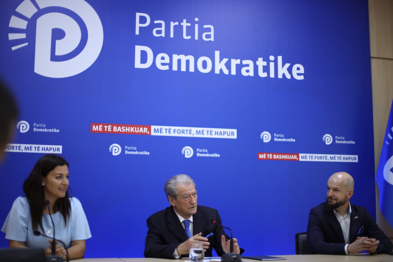 Protesta e 7 korrikut, Berisha shpall Frontin per Shpetimin e Shqiperise