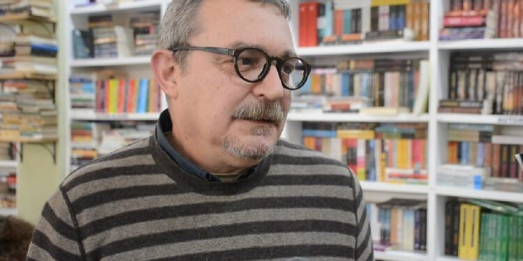 Një rrugë në Tiranë merr emrin e gazetarit Fatos Baxhaku