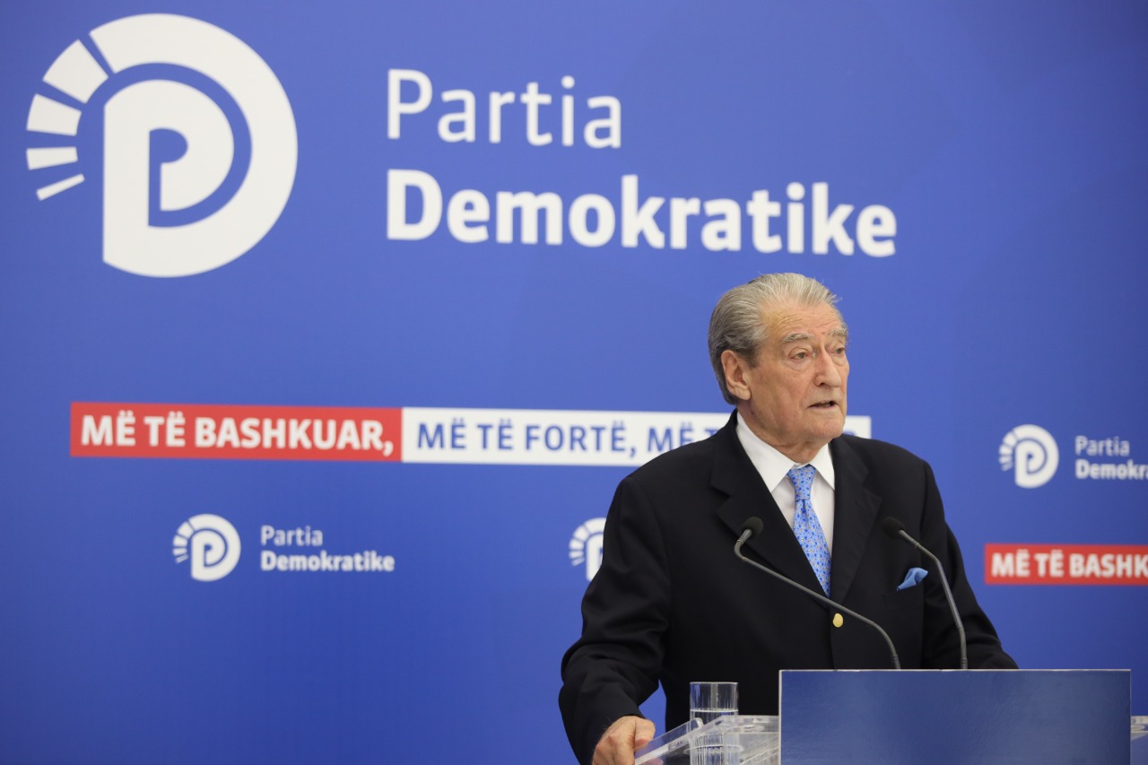 Prezantohet sekretari i ri i PD, kush është Enri Ceno